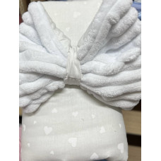 Плед зі зʼємним утепленням та бантом -резинкою Сердечка Білі на Білому /Білий плюш 90/80